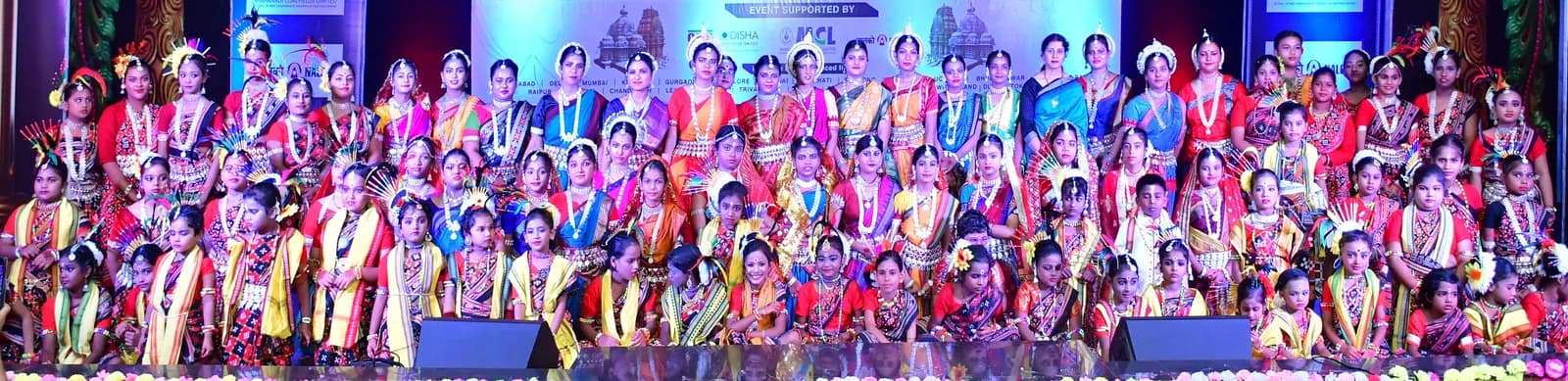 The full troupe of Sukumari Kalakendra assembled on stage